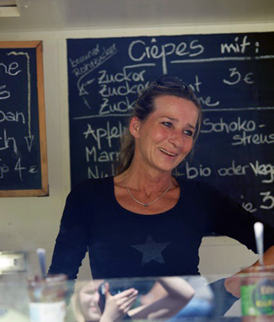 Karin Storre an ihrem Stand